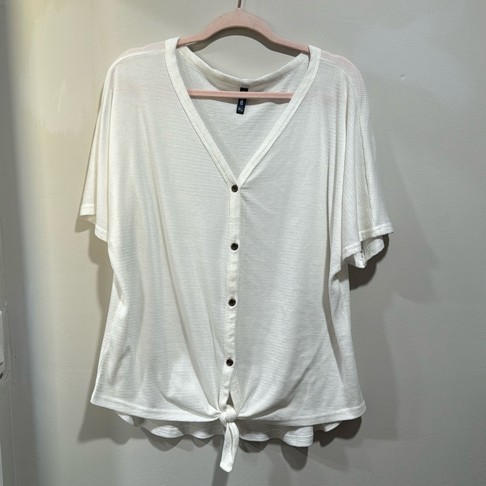 White button down cotton blouse. Great for spring, very comfortable fabric